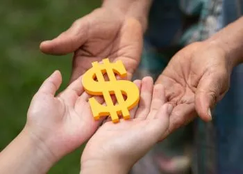 Salário de R$1.412 para MENORES de 16 Anos! Saiba como solicitar