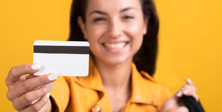 CARTÃO PÉ-DE-MEIA: Saiba como receber e utilizar