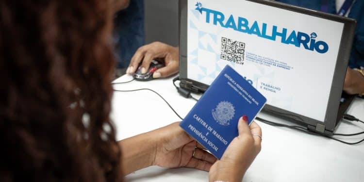 FEIRA DE EMPREGO para jovens em busca da 1ª vaga vai até semana que vem!