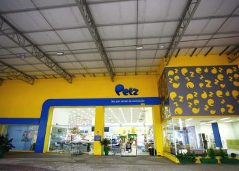 VAGAS PARA ENSINO FUNDAMENTAL: Petz contrata tosador e banhista