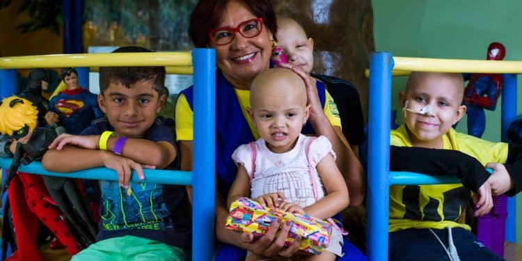 Trabalhe AJUDANDO CRIANÇAS: GRAACC está contratando