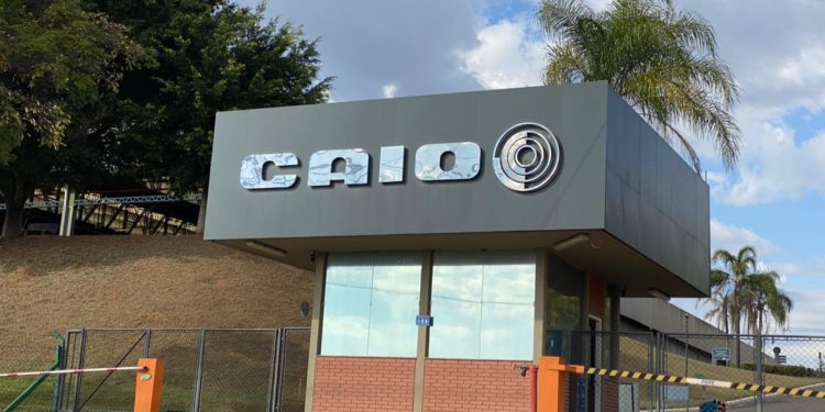 FABRICANTE DE ÔNIBUS abre quase 50 oportunidades com ÓTIMOS BENEFÍCIOS!