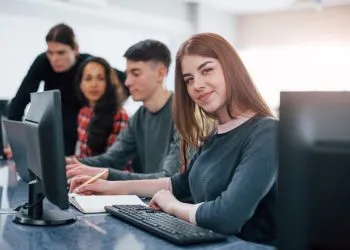 Estágios e Trainees: Mais de 10 Mil Vagas em Diversas Áreas