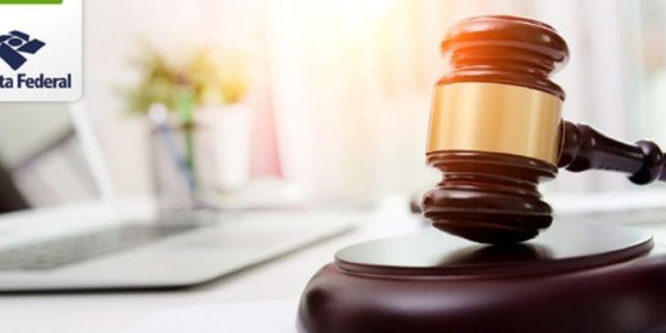 Leilão da Receita Federal está oferecendo iPhone por apenas R$ 500; Saiba detalhes