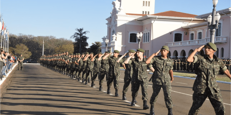 CONCURSO NO EXÉRCITO: salário base é acima de R$8.000,00