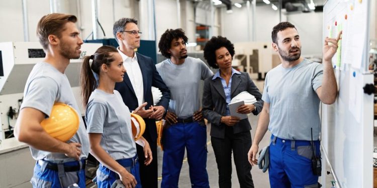 O SENAI está com 52 Vagas para cursos GRATUITOS, com bolsa-auxílio de até R$ 600 mensais! Saiba como se inscrever 1 O SENAI está com 52 Vagas para cursos GRATUITOS, com bolsa-auxílio de até R$ 600 mensais! Saiba como se candidatar