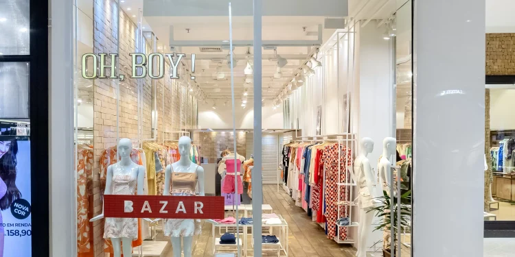 EMPRESA DE MODA contrata para várias funções 1 EMPRESA DE MODA contrata para várias funções