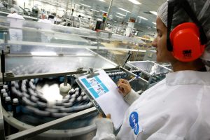 As vagas em um grande laboratório são uma ótima chance de emprego.