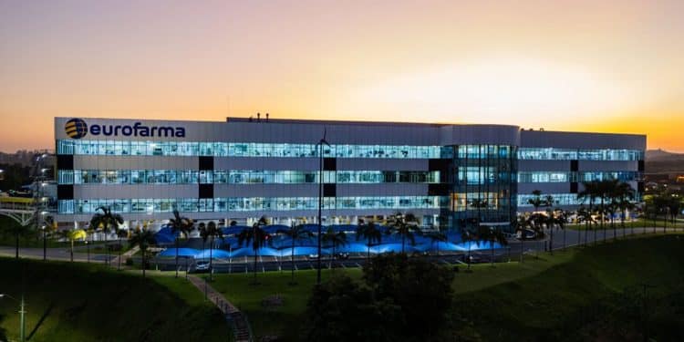 Veja os detalhes sobre a vaga disponível na Eurofarma; Imagem: Eurofarma