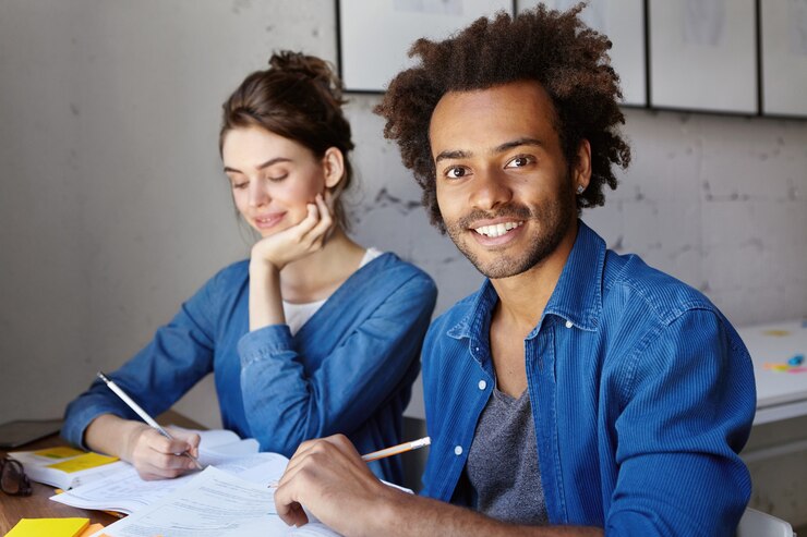 Invista no seu sucesso: conheça as vantagens de ser um Jovem Aprendiz e se destaque