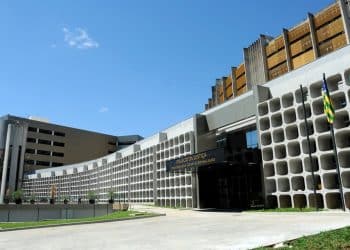 Confira a remuneração e benefícios do Concurso TJ GO; Imagem: TJ GO