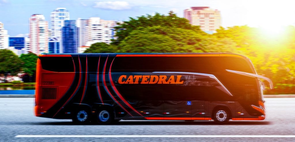Vem dirigir com a Catedral: vagas para motoristas rodoviários disponíveis em todo o país