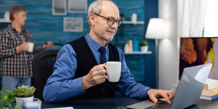 Desafios após os 50: como se destacar no mercado de trabalho