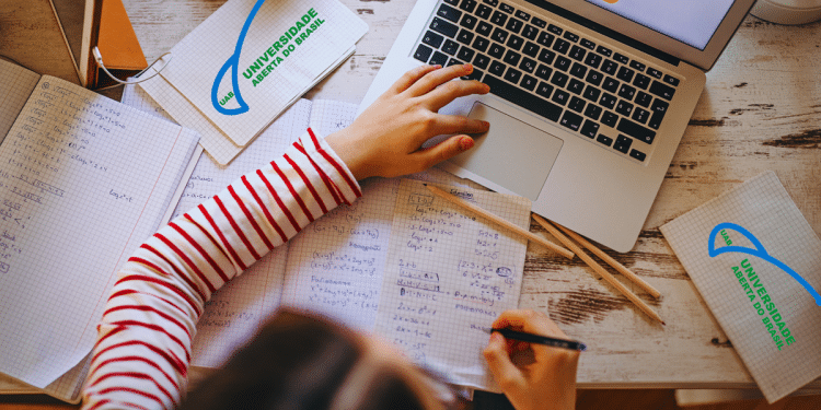 Aproveite a chance de trabalhar de casa como tutor de cursos online no Instituto Federal