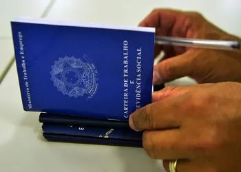 Mais de 1400 Vagas de Emprego Disponíveis Esperam por Você!