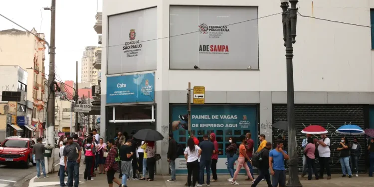 Estão Disponíveis Vagas Desde Cargos Operacionais Até Posições de Liderança e Gestão. Imagem: Agência Brasil.