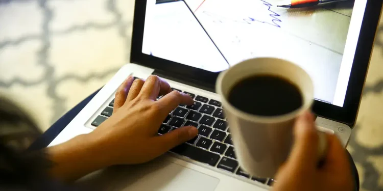 O "Café com Entrevista" Promovido Pela AVIVAR Nesta Sexta-Feira Representa Uma Excelente Oportunidade Para Aqueles Em Busca de um Novo Emprego. Imagem: Agência Brasil.