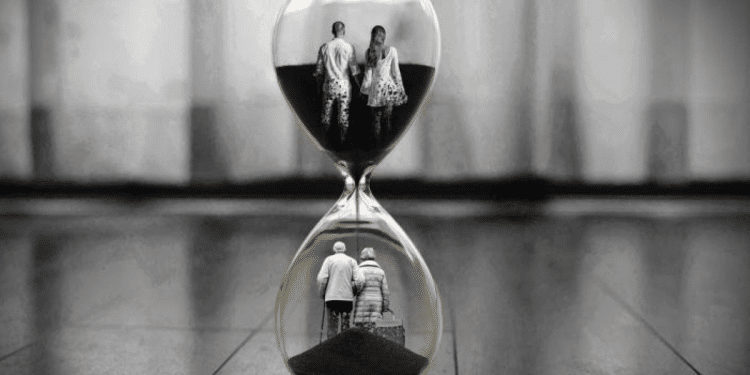 Por que o tempo passa tão rápido quando ficamos mais velhos?