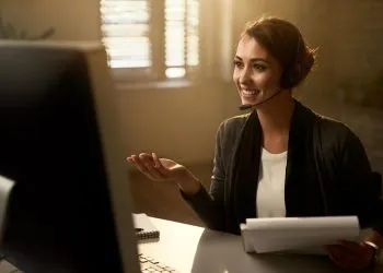 Multinacional recruta Assistente de Serviços ao Cliente para atuar em home office