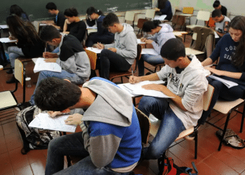 O Exame Nacional do Ensino Médio (ENEM) foi criado em 1998 com o objetivo de avaliar o desempenho dos estudantes no final do ensino médio. Imagem: Agência Brasil