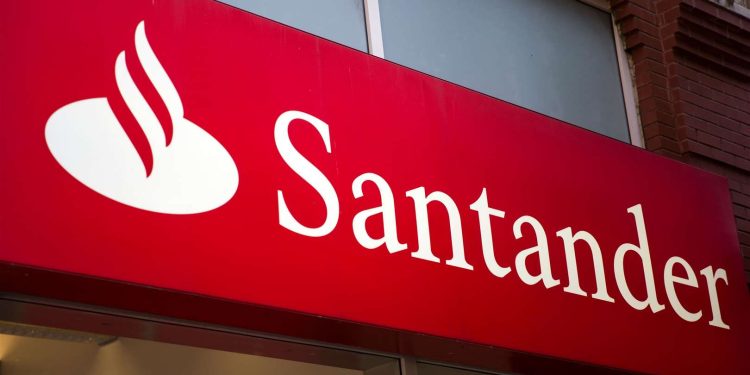 Santander abre mais de 50 vagas Home Office na área de TI