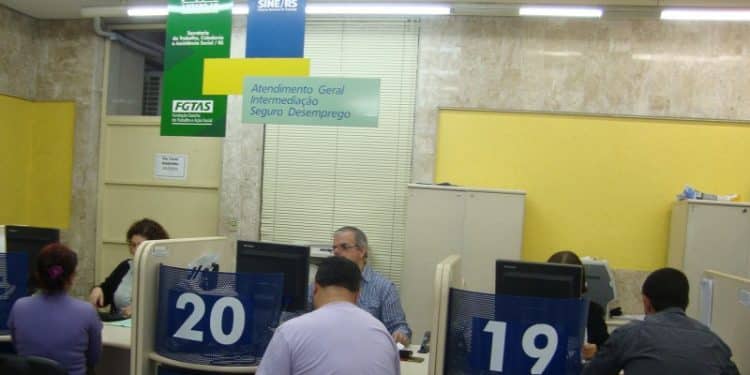 Vagas de emprego com requisitos acessíveis. Imagem: FGTAS