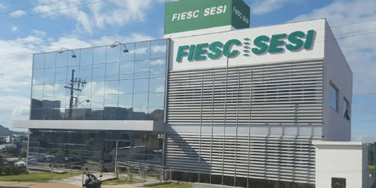 SESI oferece vagas de emprego para profissionais da educação inclusiva