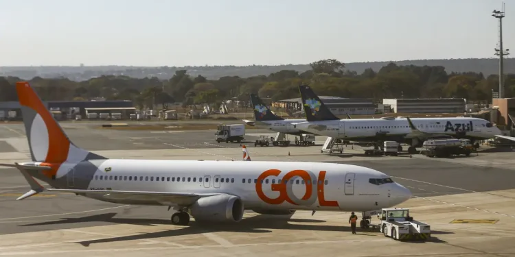 GOL anuncia processo seletivo com salários altos e vantagens exclusivas – Não fique de fora! 1 Atenção: GOL Linhas Aéreas abre vagas de emprego! Imagem: Agência Brasil