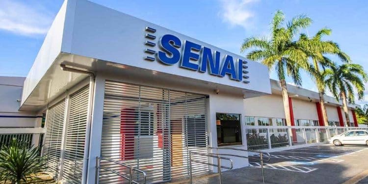 Para participar do processo seletivo e garantir sua vaga, envie seu currículo através do portal do SENAI. Imagem: SENAI- AC