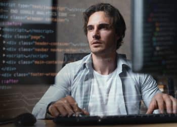 Senai abre vaga de emprego remoto na área de TI