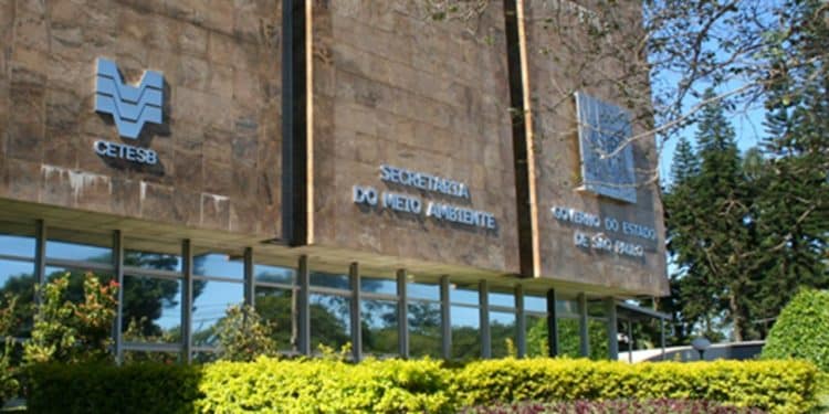 CETESB abre processo seletivo para a contratação de estudantes