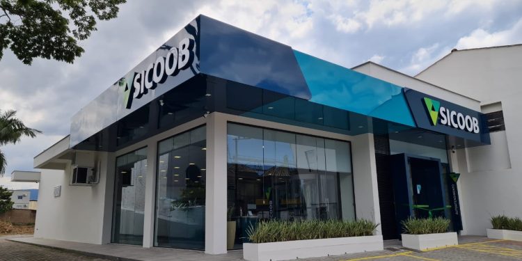 Sicoob abre vagas de emprego