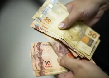 Fique por dentro da data da 2ª parcela do 13º salário e planeje o seu final de ano. Imagem: Agência Brasil