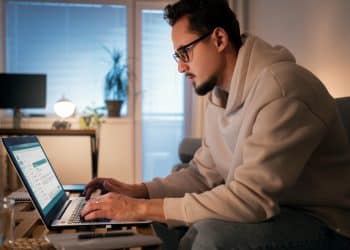 Veja como ganhar dinheiro na internet