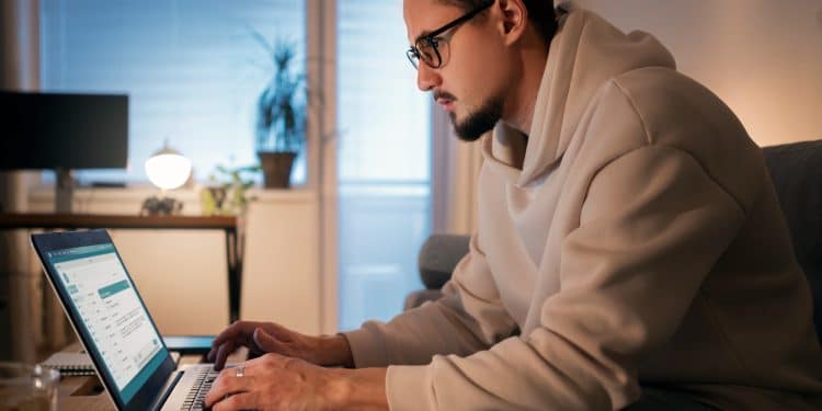 Veja como ganhar dinheiro na internet