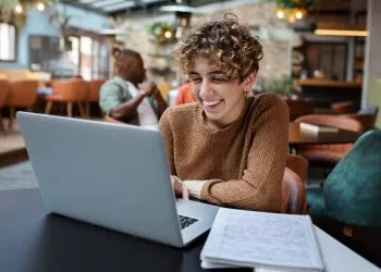 Plataforma oferece cursos de idiomas gratuitos