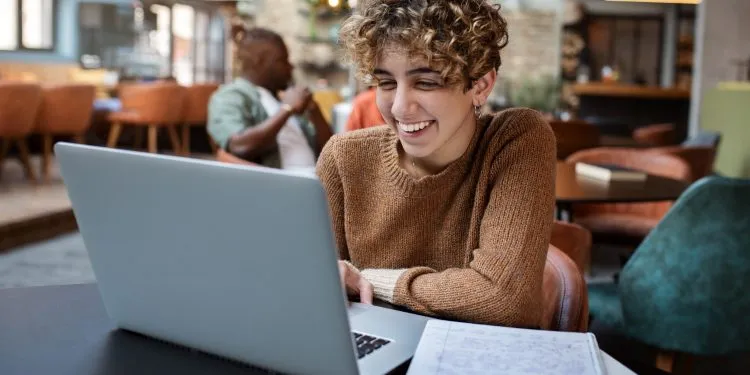Plataforma oferece cursos de idiomas gratuitos