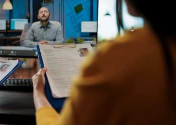 O contrato de trabalho temporário tem prazo máximo de 180 dias, consecutivos ou não. Imagem: Freepik