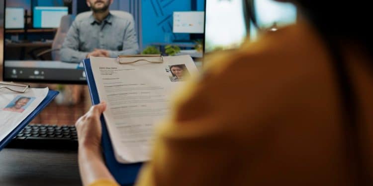 O contrato de trabalho temporário tem prazo máximo de 180 dias, consecutivos ou não. Imagem: Freepik