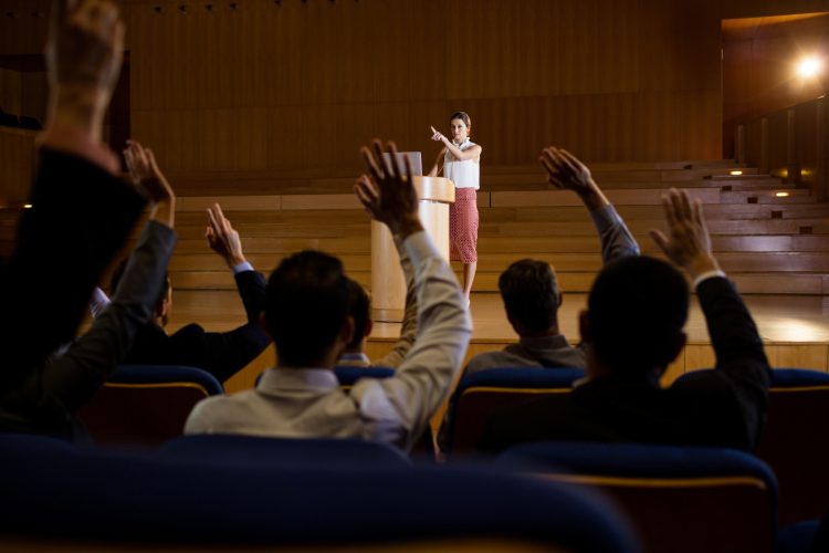 Google oferece curso gratuito de oratória