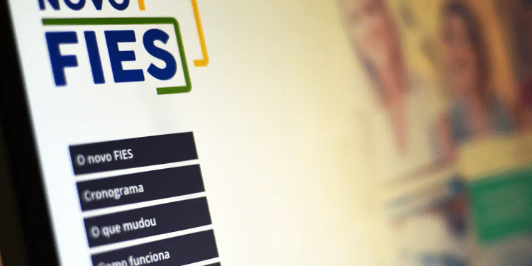 Para se inscrever no FIES Social, é fundamental ter em mãos uma série de documentos. Imagem: Agência Brasil