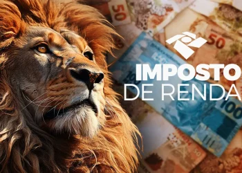 Leão do Imposto de Renda e cédulas de dinheiro, representando a restituição do IR 2025.