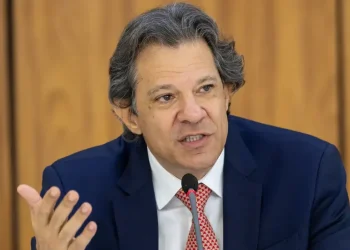 Ministro da Fazenda, Fernando Haddad, explicando sobre a contribuição do MEI.