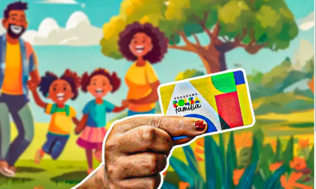 Família feliz segurando cartão do programa Bolsa Família com cenário de parque ao fundo.