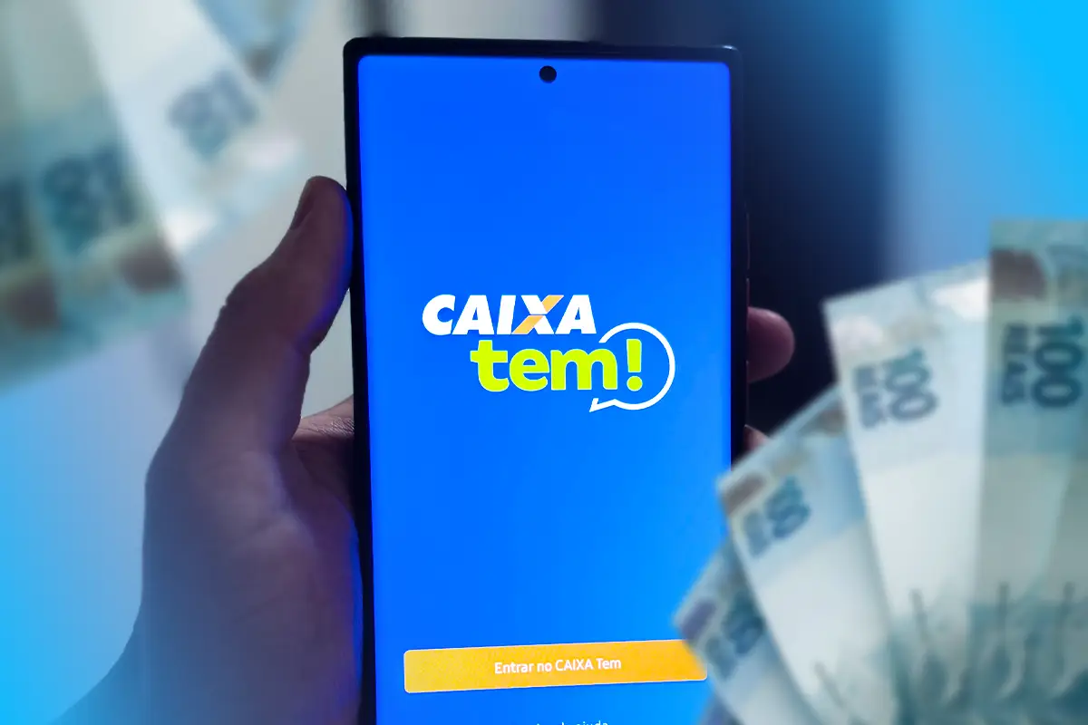 Pessoa utilizando o aplicativo Caixa Tem no celular para realizar transações financeiras, como transferências e consultas de saldo.