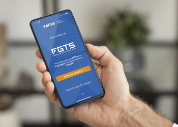 Imagem do aplicativo FGTS da Caixa Econômica Federal na tela de um celular. Lucro do fgts de 2024 aprovado.