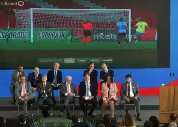 Imagem destacada TV chega ao Brasil: entenda o novo padrão que vai reinventar a sala de estar