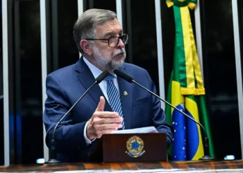 Imagem destacada Plenário aprova lei que freia a adultização de crianças na internet e redefine deveres das plataformas