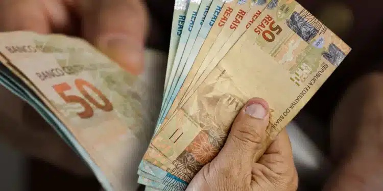 Imagem destacada Primeira Parcela do º Salário: veja como calcular sem erro