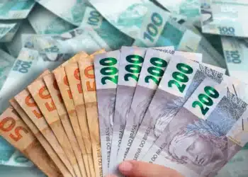 Imagem destacada Descontos indevidos no º salário: saiba identificar e recuperar seu dinheiro